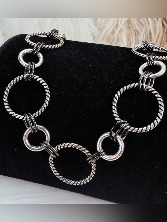 Jewelry - Black and Silvertone, chain-link lightweight Necklace